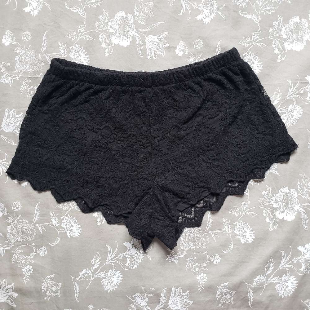 H&M Black Lace Shorts Size Small